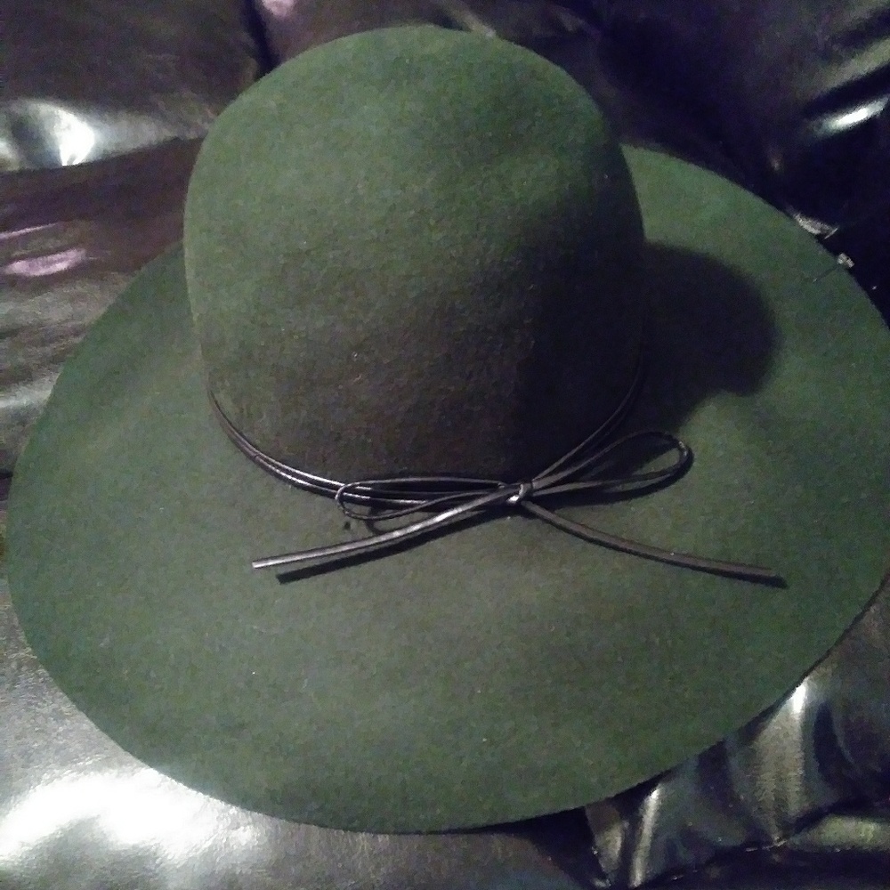 Forever 21 Flare Hat